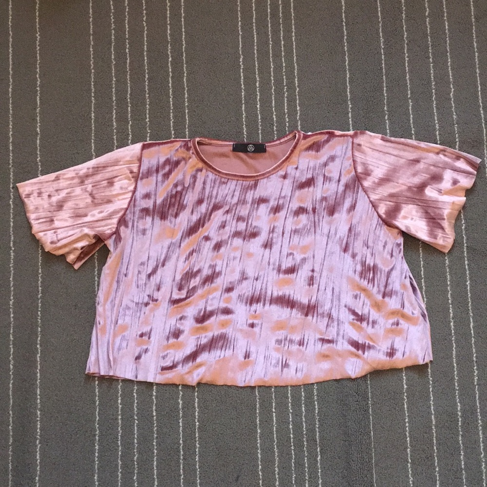 💖Misguided Boxy Velvet Pink Crop Top✨